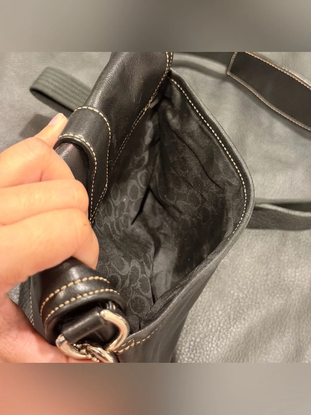 Vintage Coach Soho Black Leather Crossbody With Front Flap Y2K
